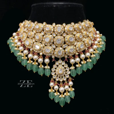 Front close-up of Jadau Polki bridal choker with uncut diamonds, green beryl and pearls