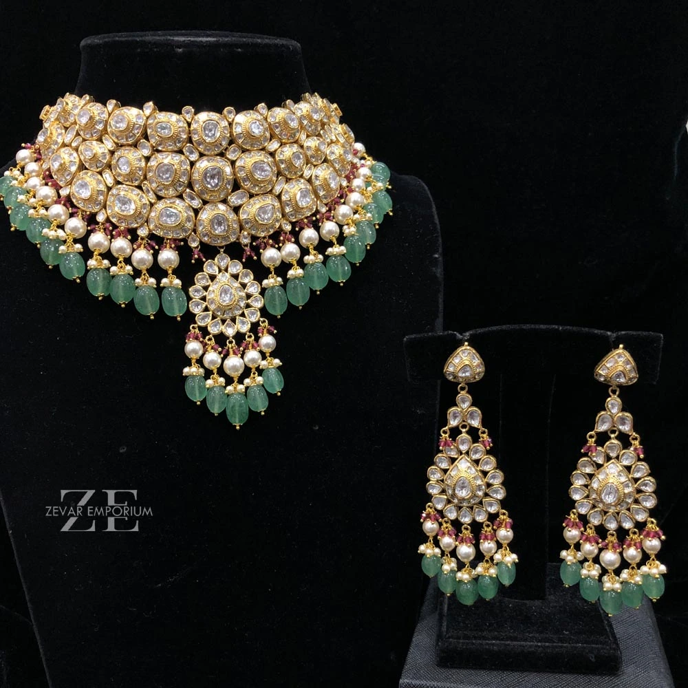 Jadau Polki bridal choker set in 18K gold with green beryl and freshwater pearls
